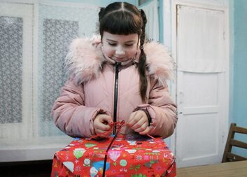 Mikulášská nadílka splní přání dětí, žijících v blízkosti bojových zón