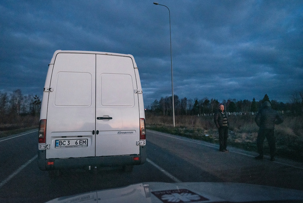 Čekání na Ukrajinsko-polské státní hranici, Březen 2020. Foto archiv SHPaRS